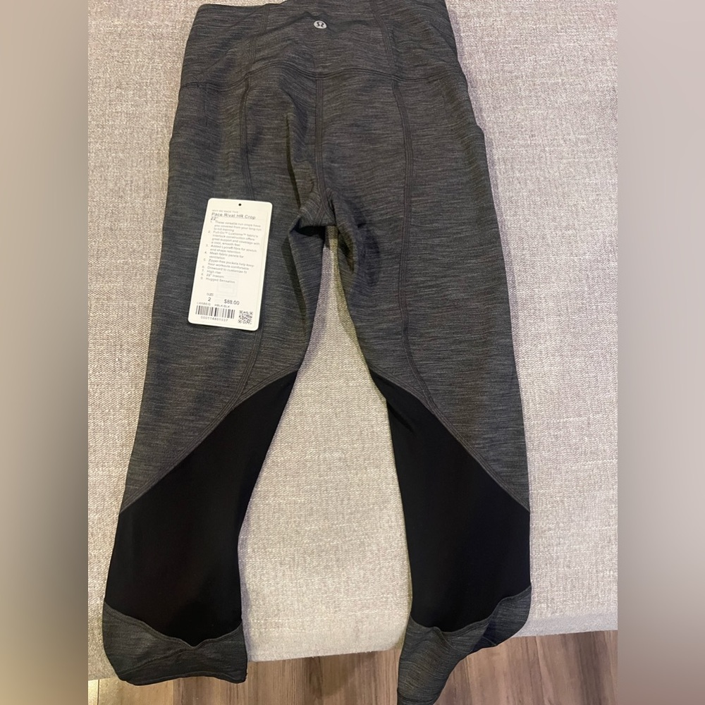 Lululemon pace rival HR crop 22” size 2 heathered black
